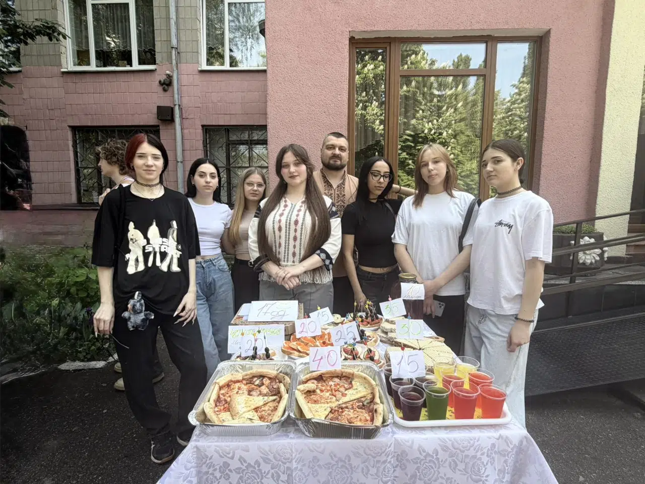 Благодійний ярмарок на допомогу ЗСУ