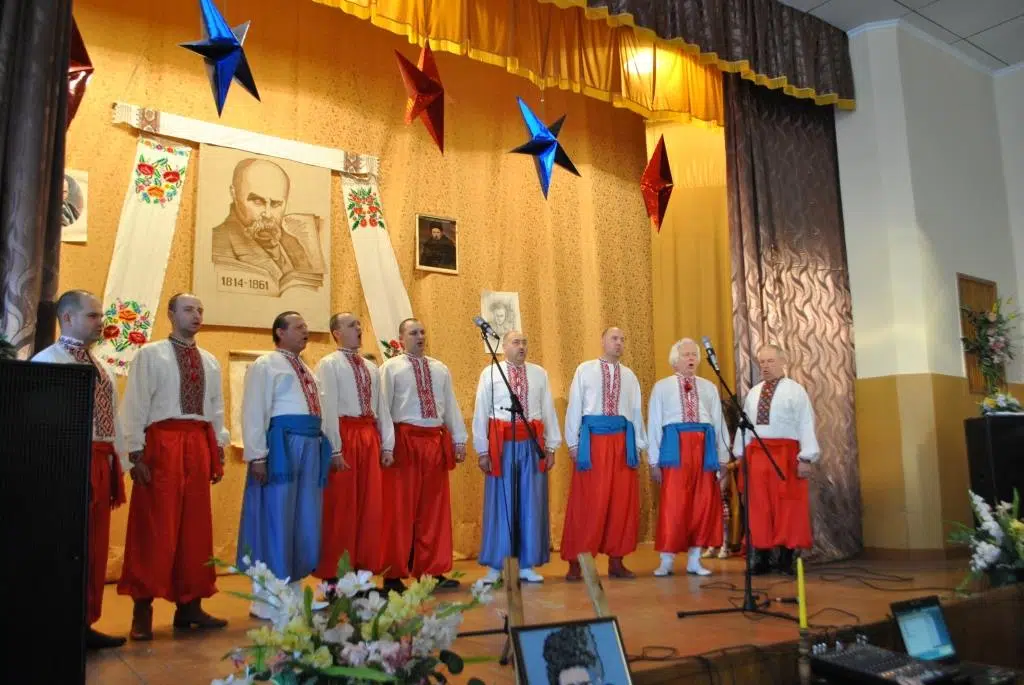 Ми працю любимо, що в творчисть перейшла