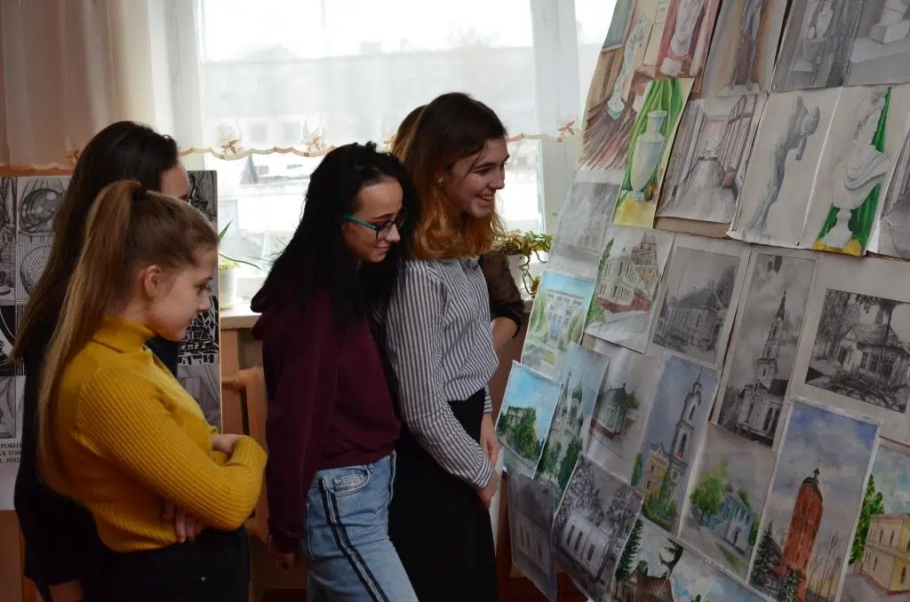 Ми працю любимо, що в творчисть перейшла