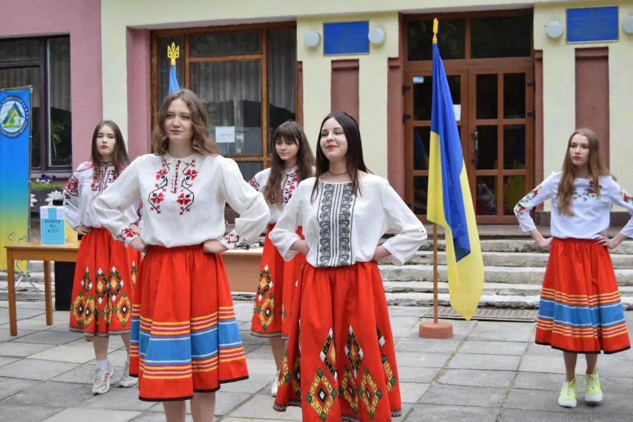 Благодійний ярмарок на день вишиванки