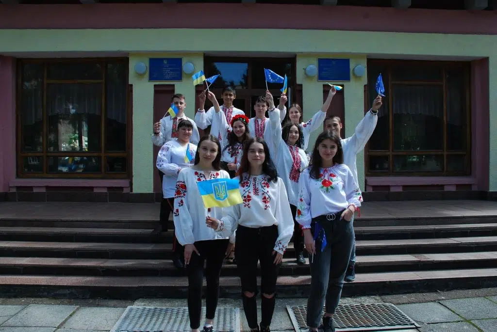 До Всесвітнього дня вишиванки