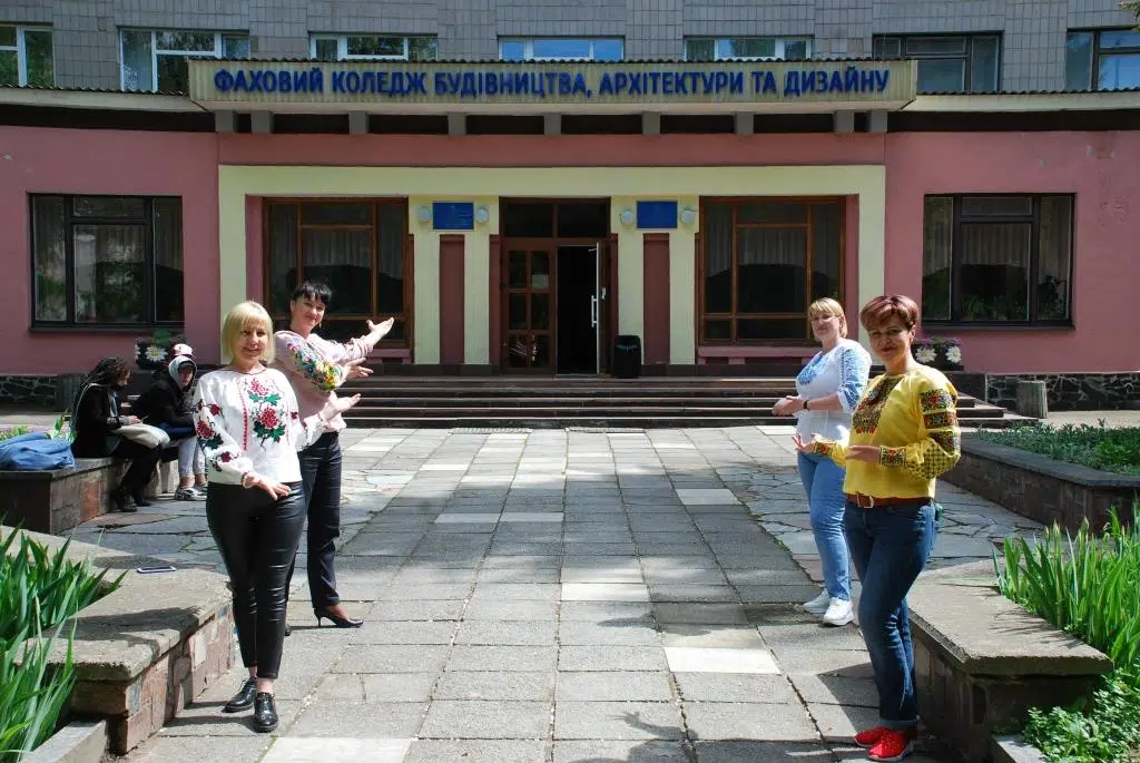 До Всесвітнього дня вишиванки