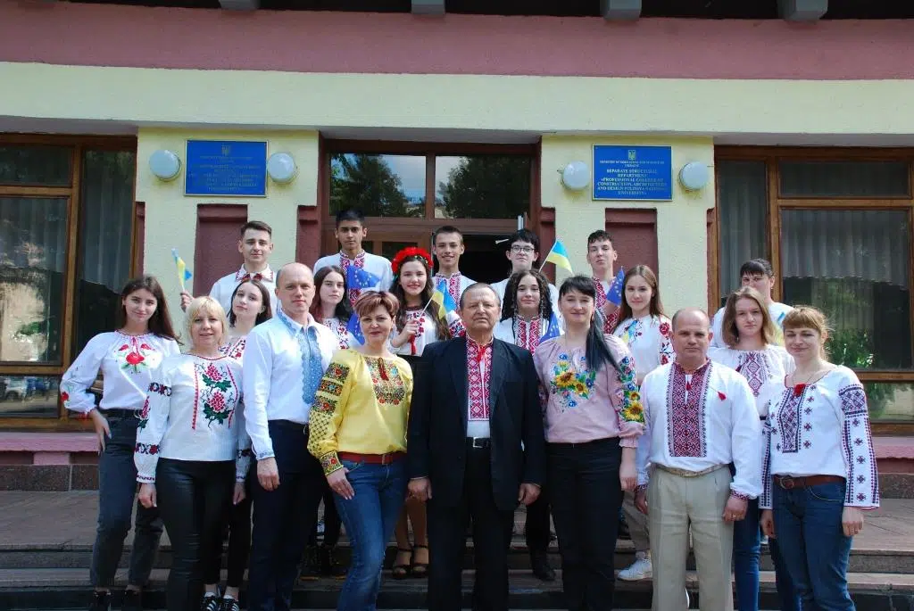 До Всесвітнього дня вишиванки