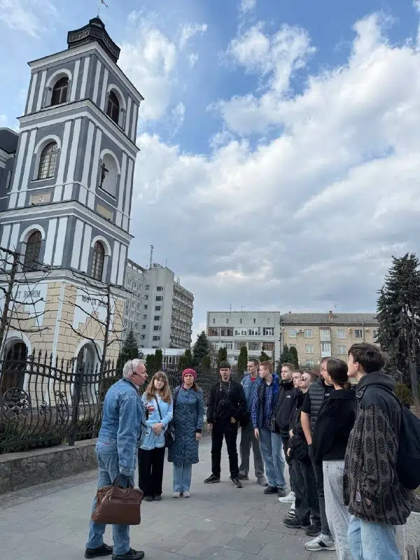 Екскурсія по місту з Геннадієм Махоріним