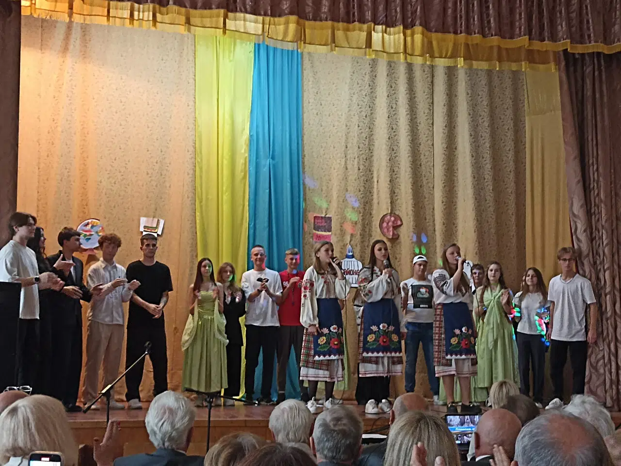 Вітання з Днем працівників освіти