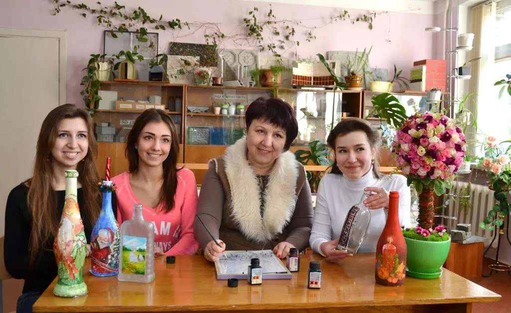 Ми працю любимо, що в творчисть перейшла